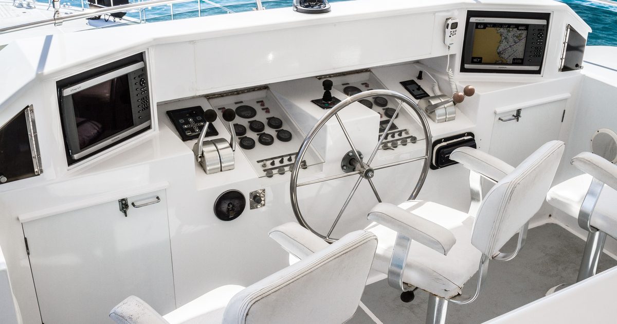 prova in mare su barca usata sotto i 24m: 8 test che cambiano il prezzo (o ti fanno uscire)
